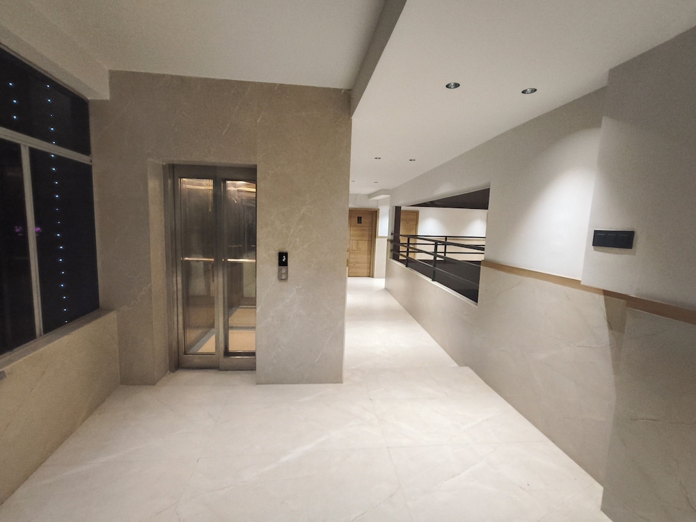 Elevator