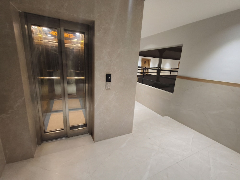 Elevator