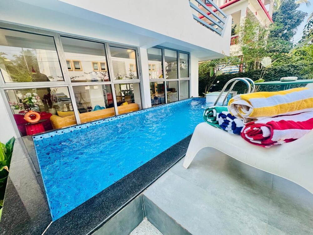 Private pool