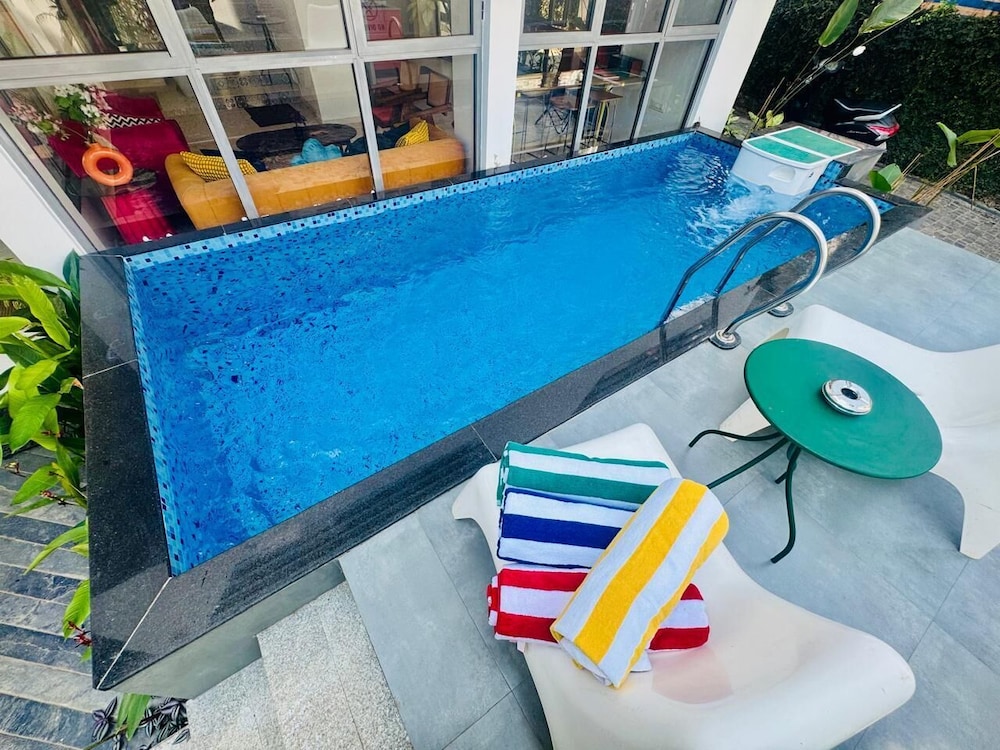 Private pool