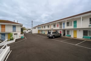 thumbnail: Exterior