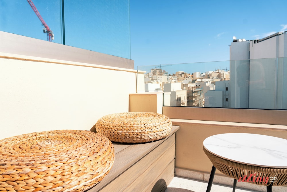 Rooftop pool