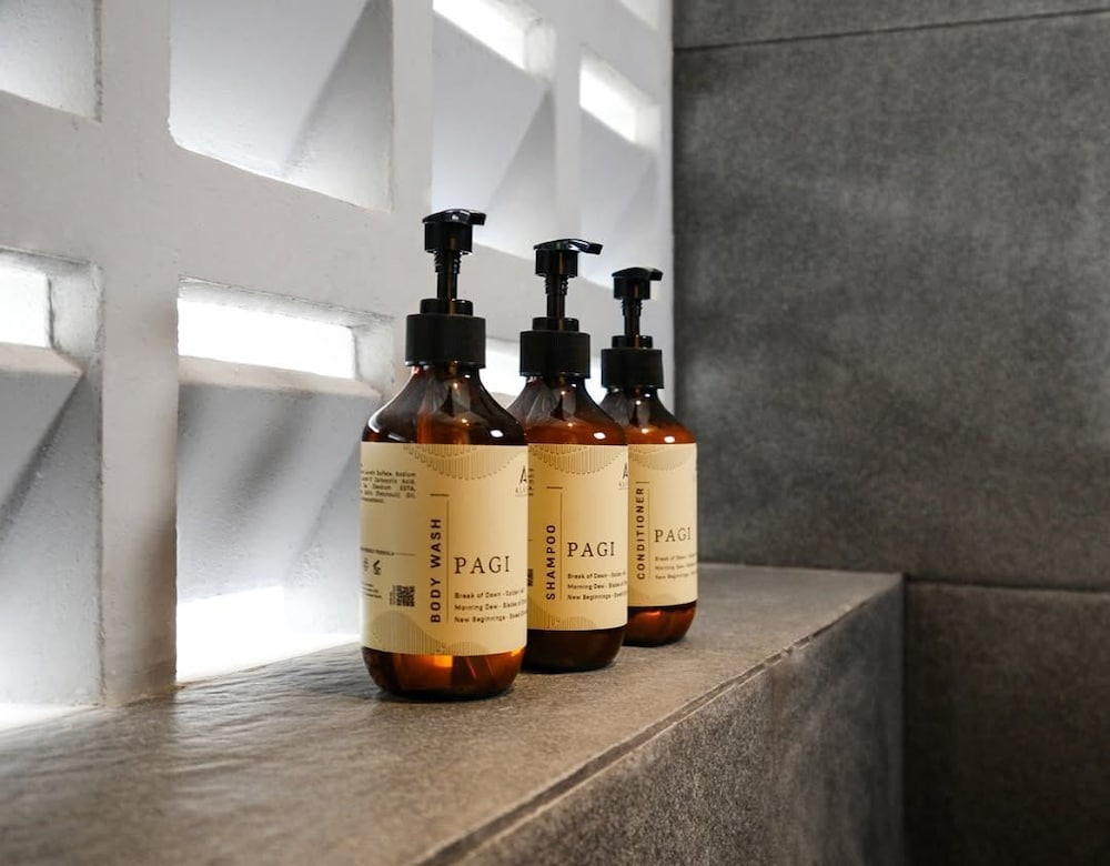 Bathroom amenities