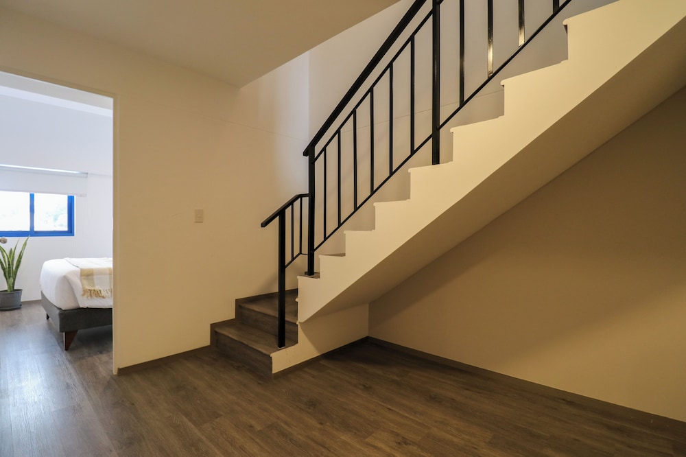 Handrails in stairways