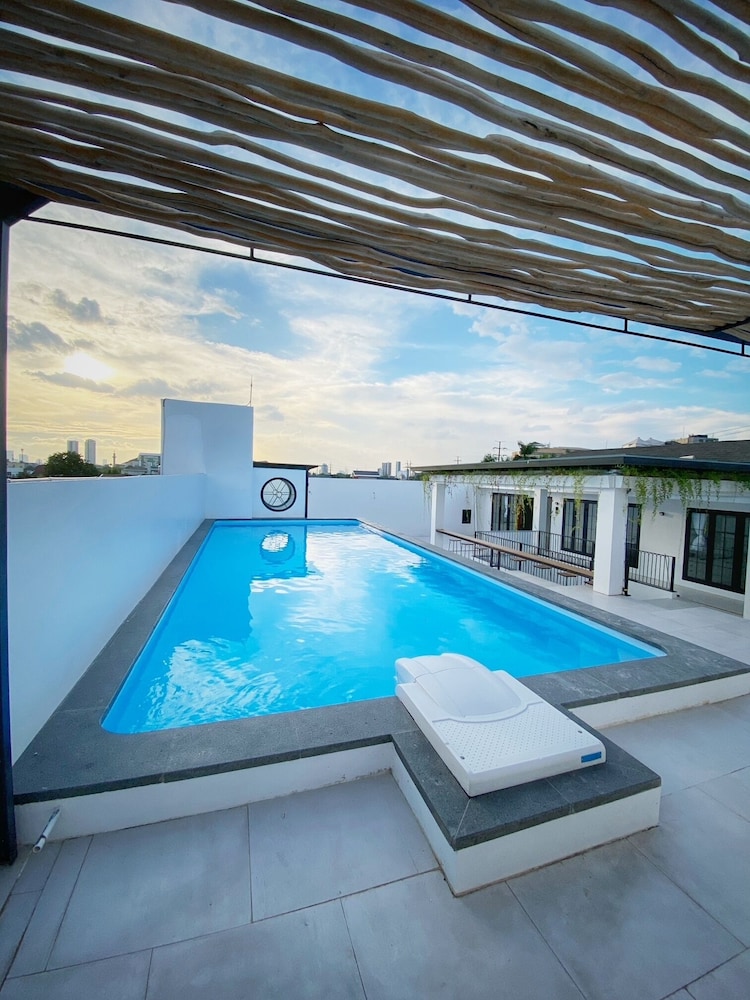 Rooftop pool