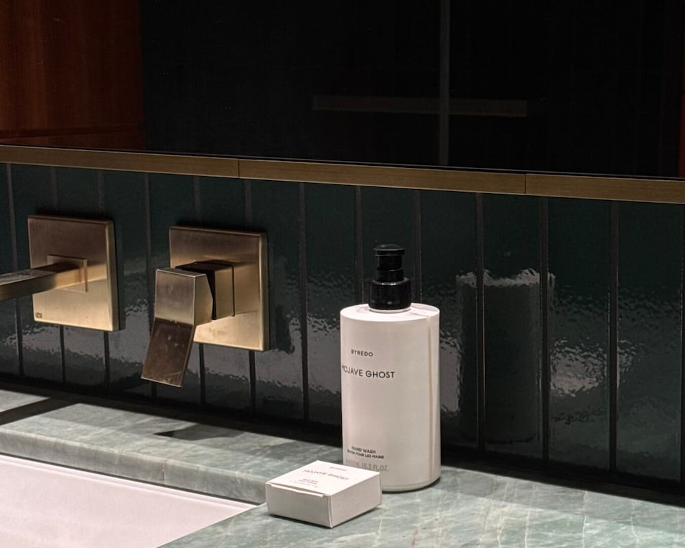 Bathroom amenities