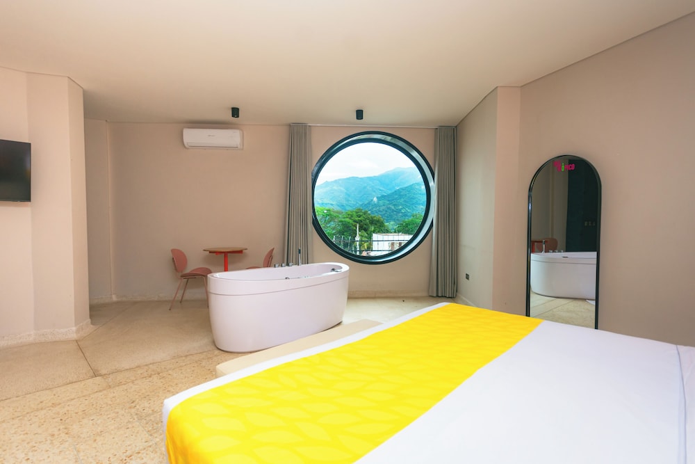 Private spa tub