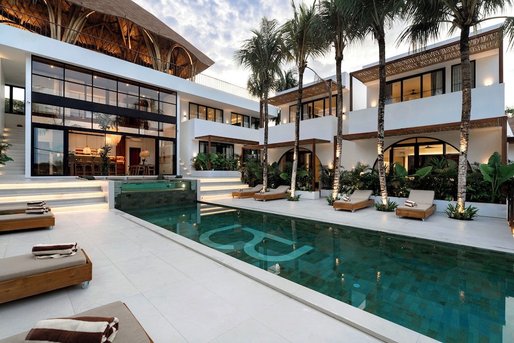 Infinity pool