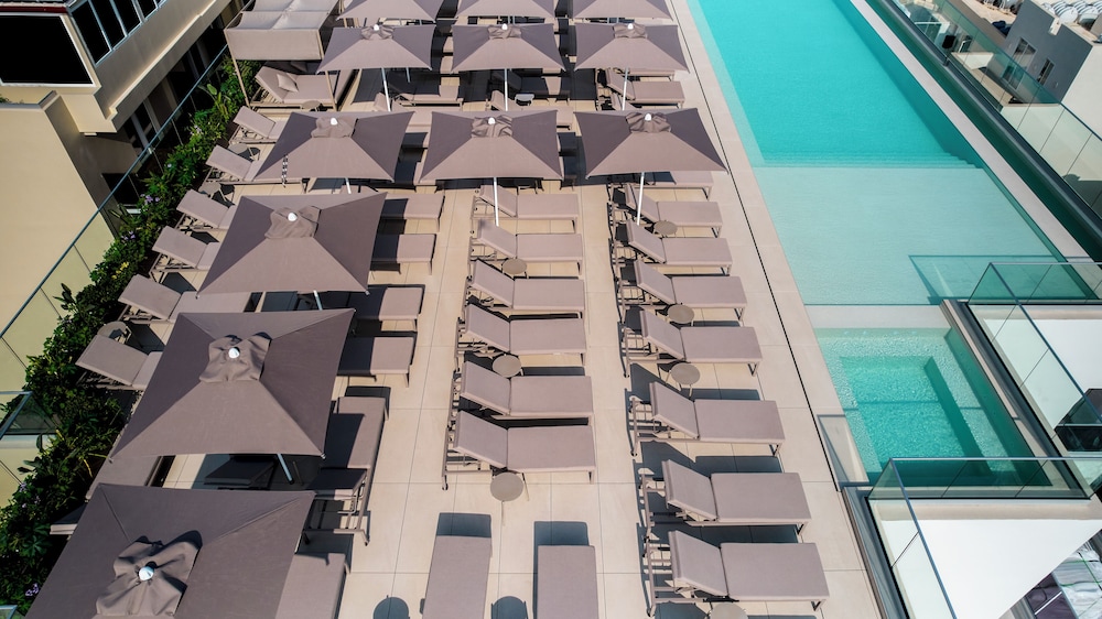 Rooftop pool