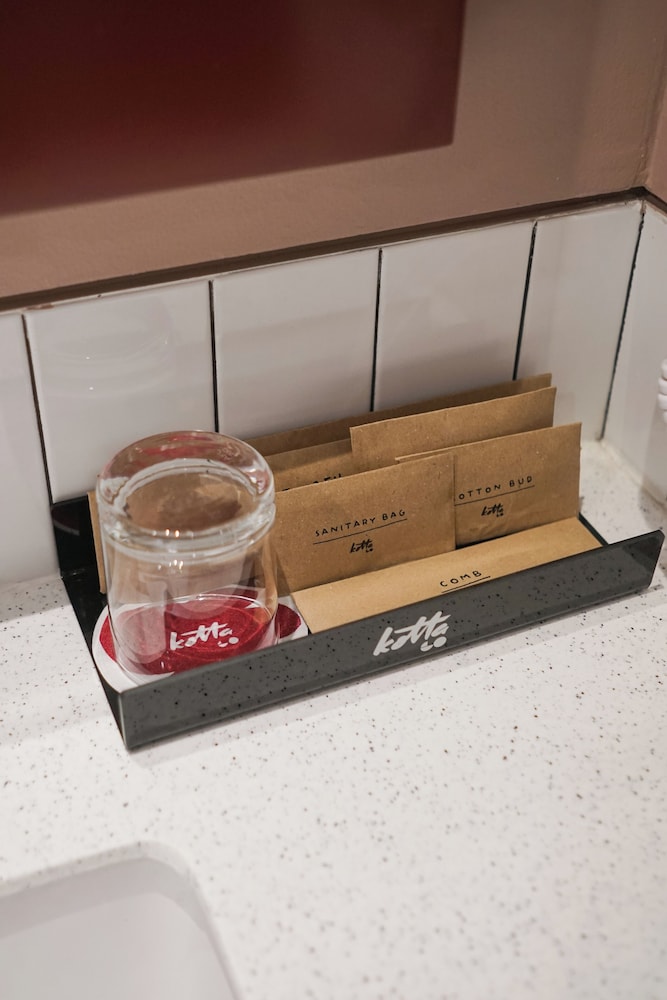 Bathroom amenities