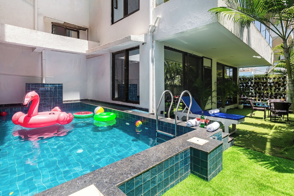 Private pool