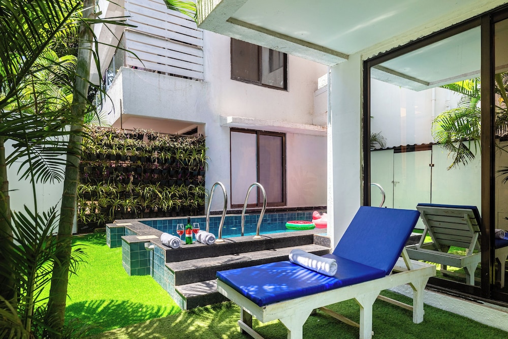 Private pool