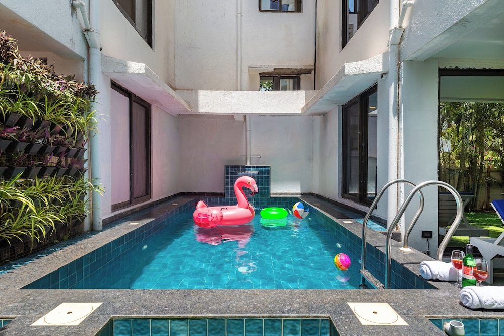 Private pool