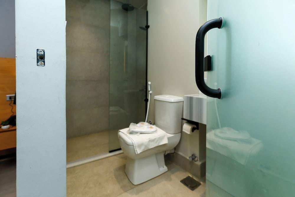 Bathroom shower