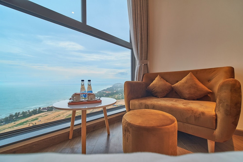Beach/ocean view
