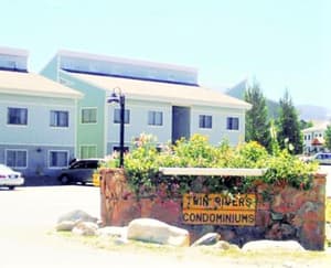 thumbnail: Front of property
