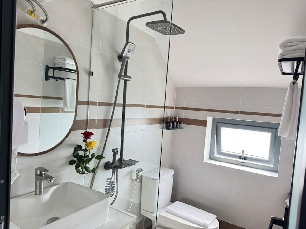Bathroom amenities