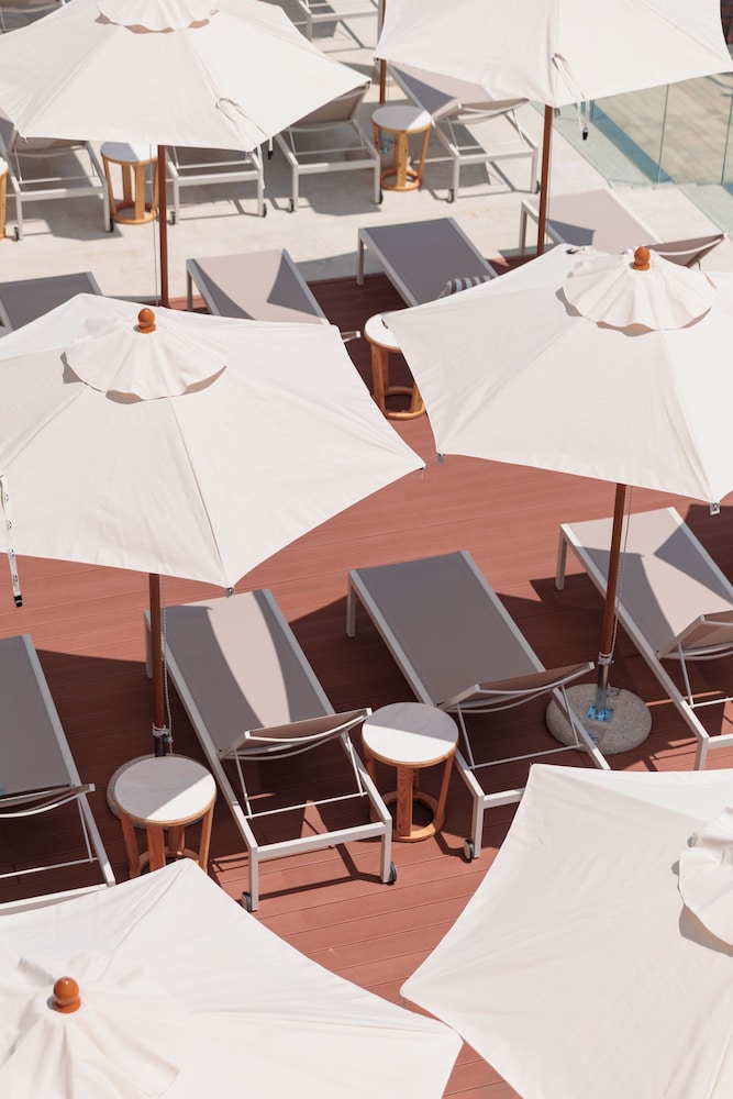 Sundeck