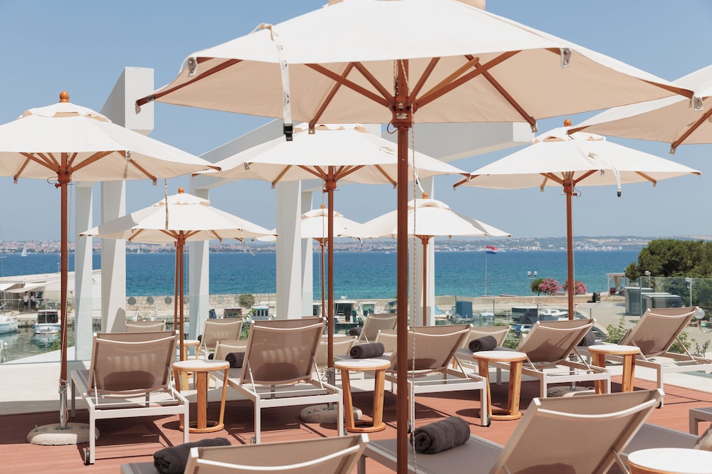 Sundeck
