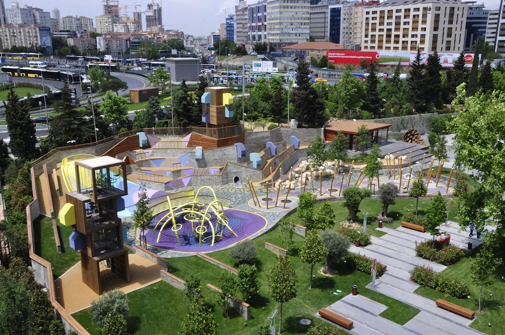 Children's play area - outdoor