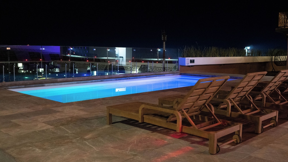Rooftop pool