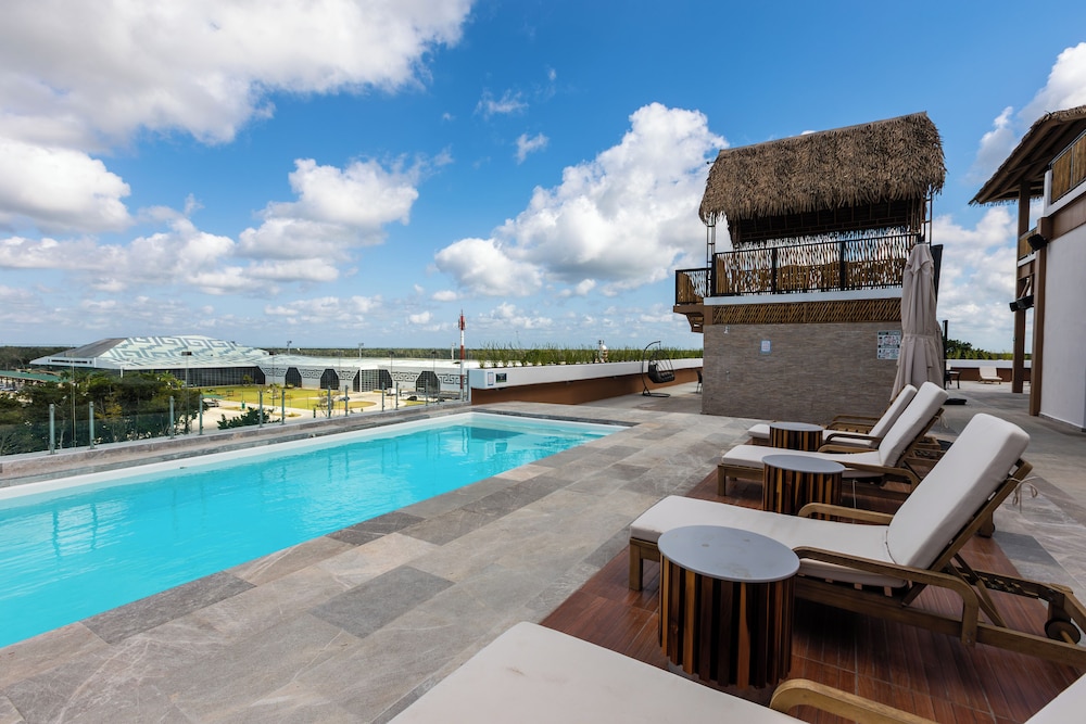 Rooftop pool