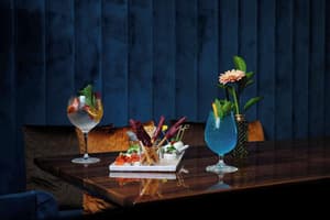 thumbnail: Bar (on property)