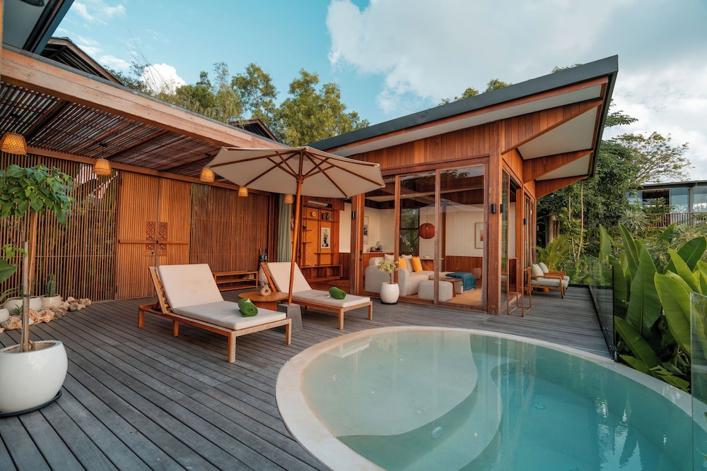 Private pool