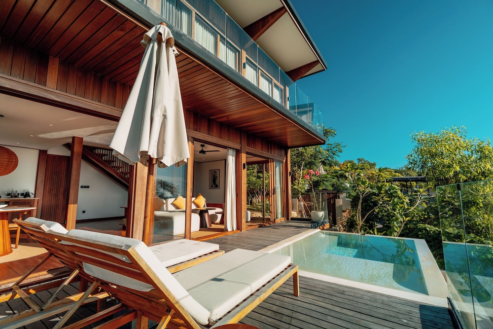 Private pool