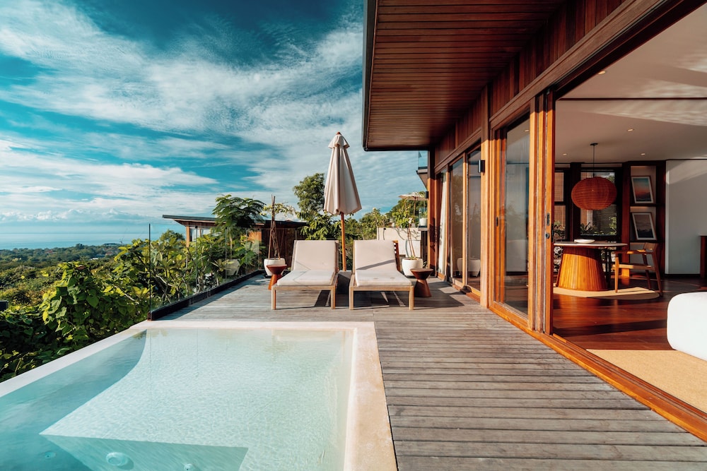 Private pool