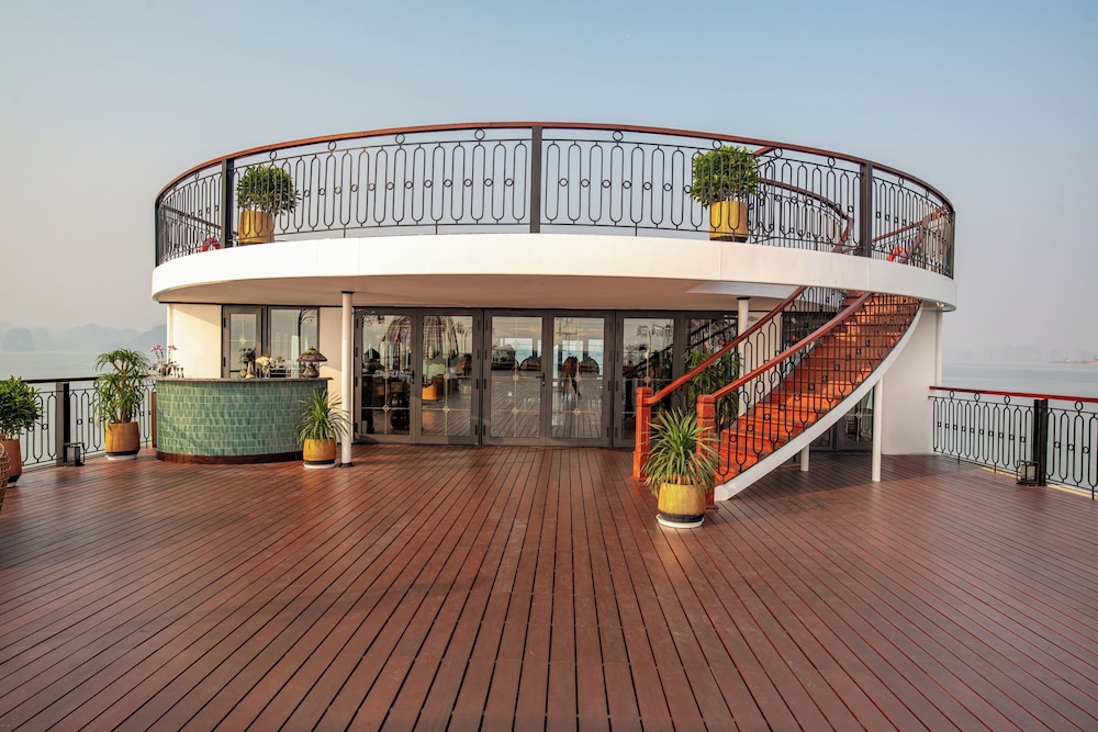 Sundeck