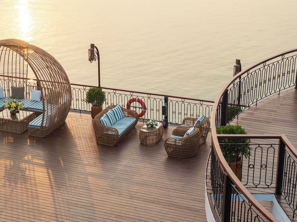 Sundeck