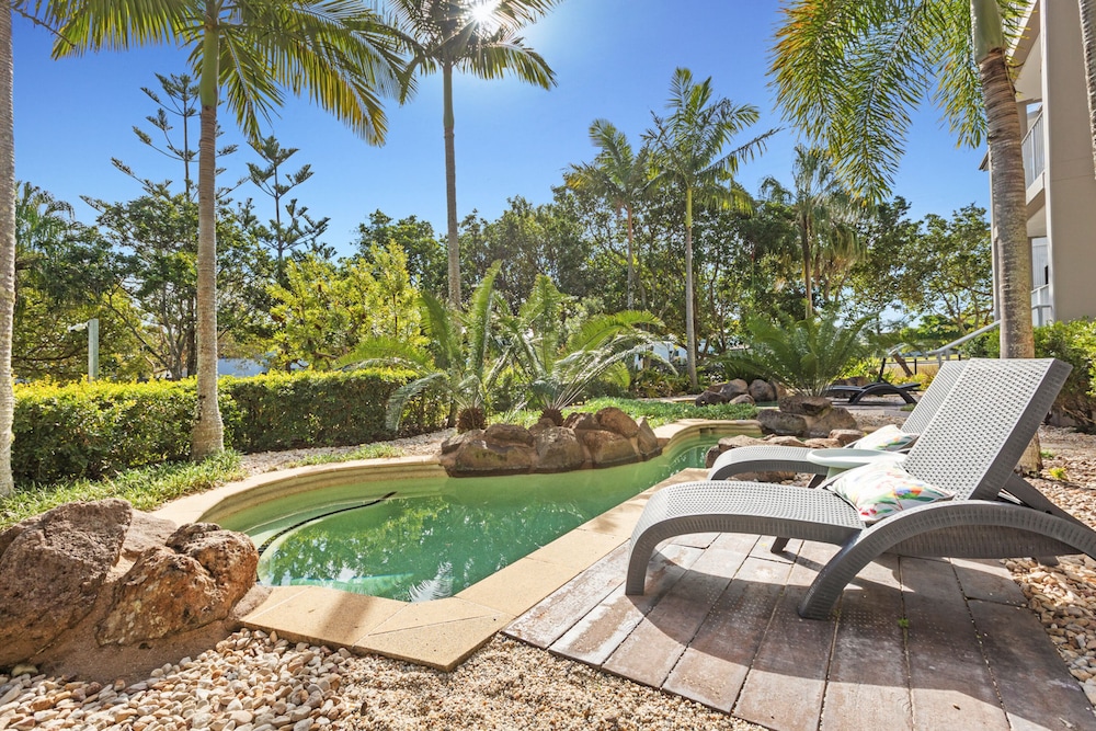 Private pool