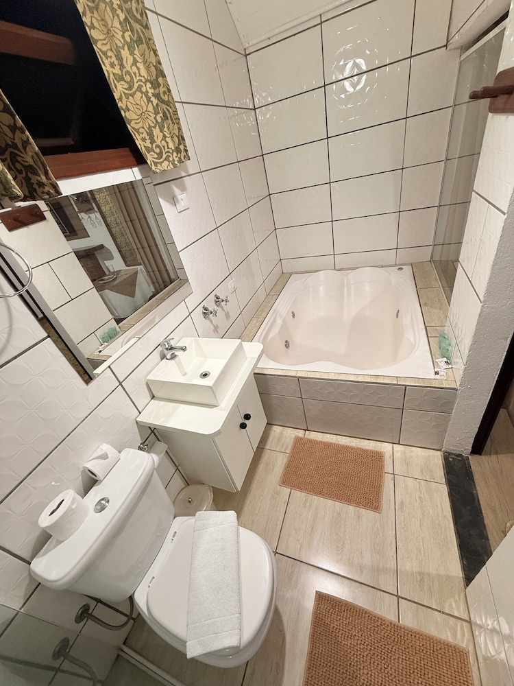 Private spa tub