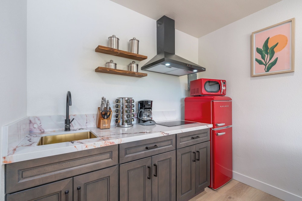 Private kitchenette