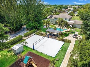 8BR Entertainers Estate w/ Pool, Games & Theater !