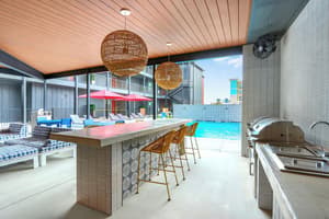 thumbnail: Outdoor dining