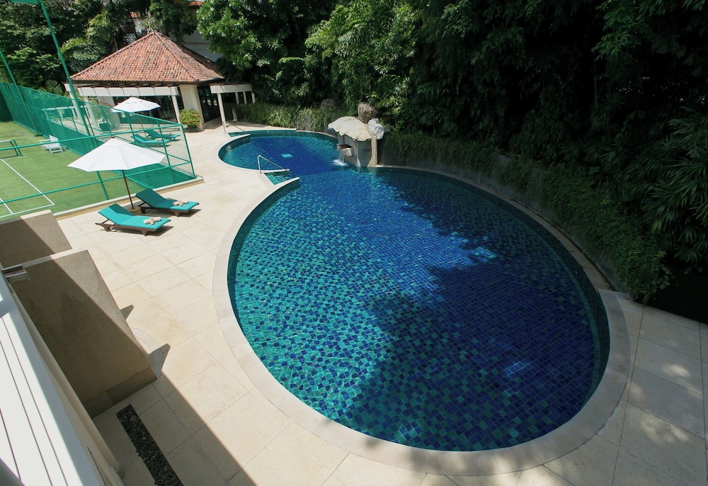 Outdoor pool