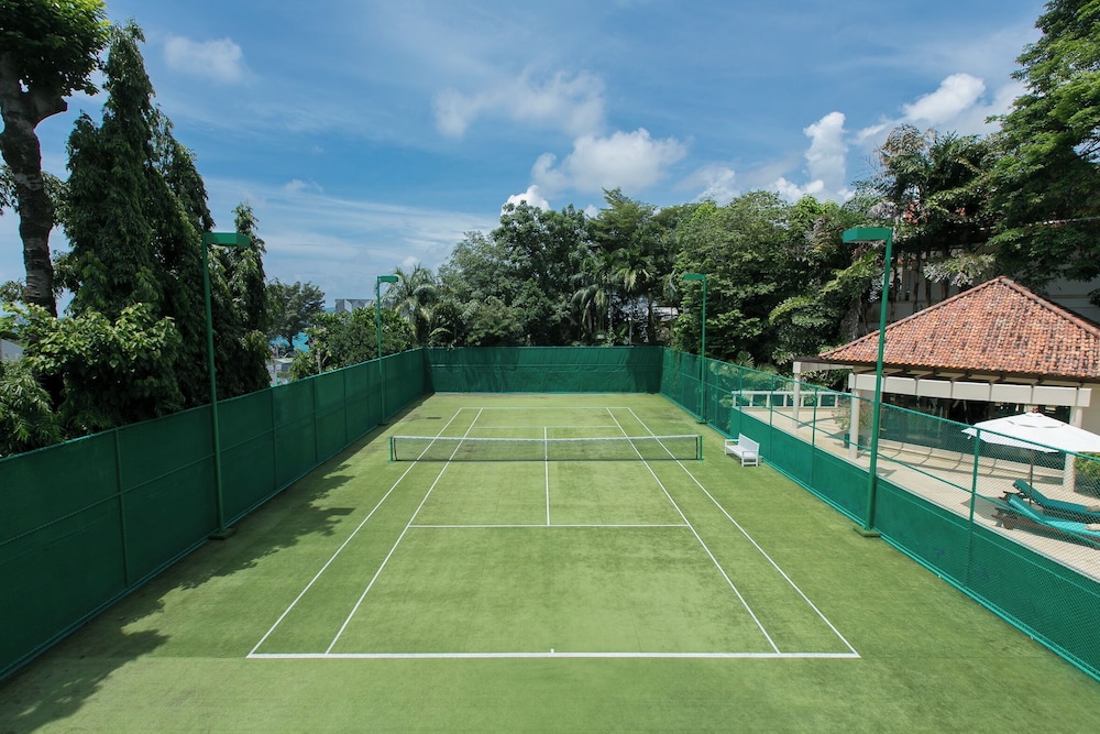 Tennis court