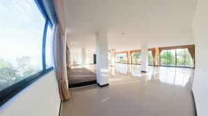 thumbnail: Business center