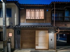 thumbnail: Front of property