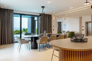 thumbnail: In-room dining