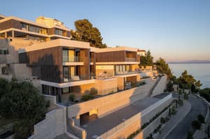thumbnail: Front of property