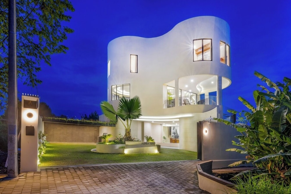 Front of property - evening/night