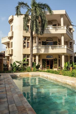thumbnail: Exterior