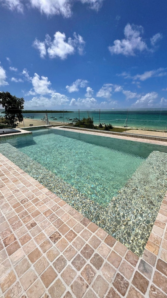 Rooftop pool