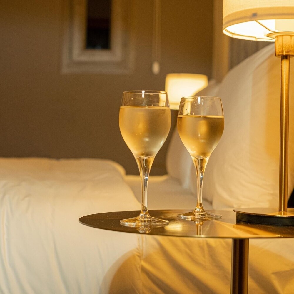 Champagne service