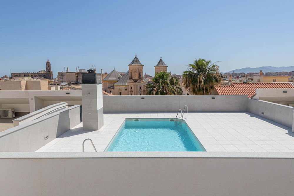 Rooftop pool