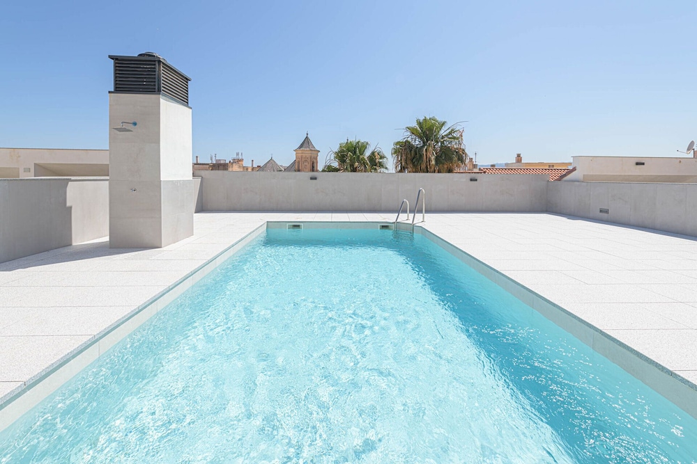 Rooftop pool