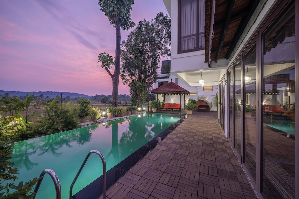Private pool